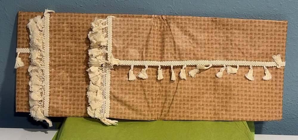 LIBERECOO Tablecloth Size 60" x 84" Brown Woven Tassel Rectangular